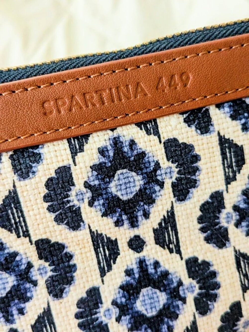Spartina 449 Grab-N-Go Wristlet Marsh Boardwalk Linen Navy Blue Cream Saddle